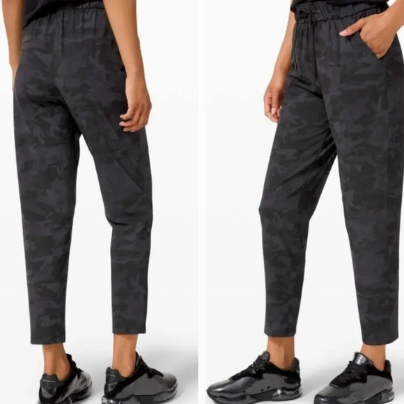 lululemon athletica Pants - Lululemon Keep Moving Pant 7/8 High Rise Gray & Black Camo Size 14
